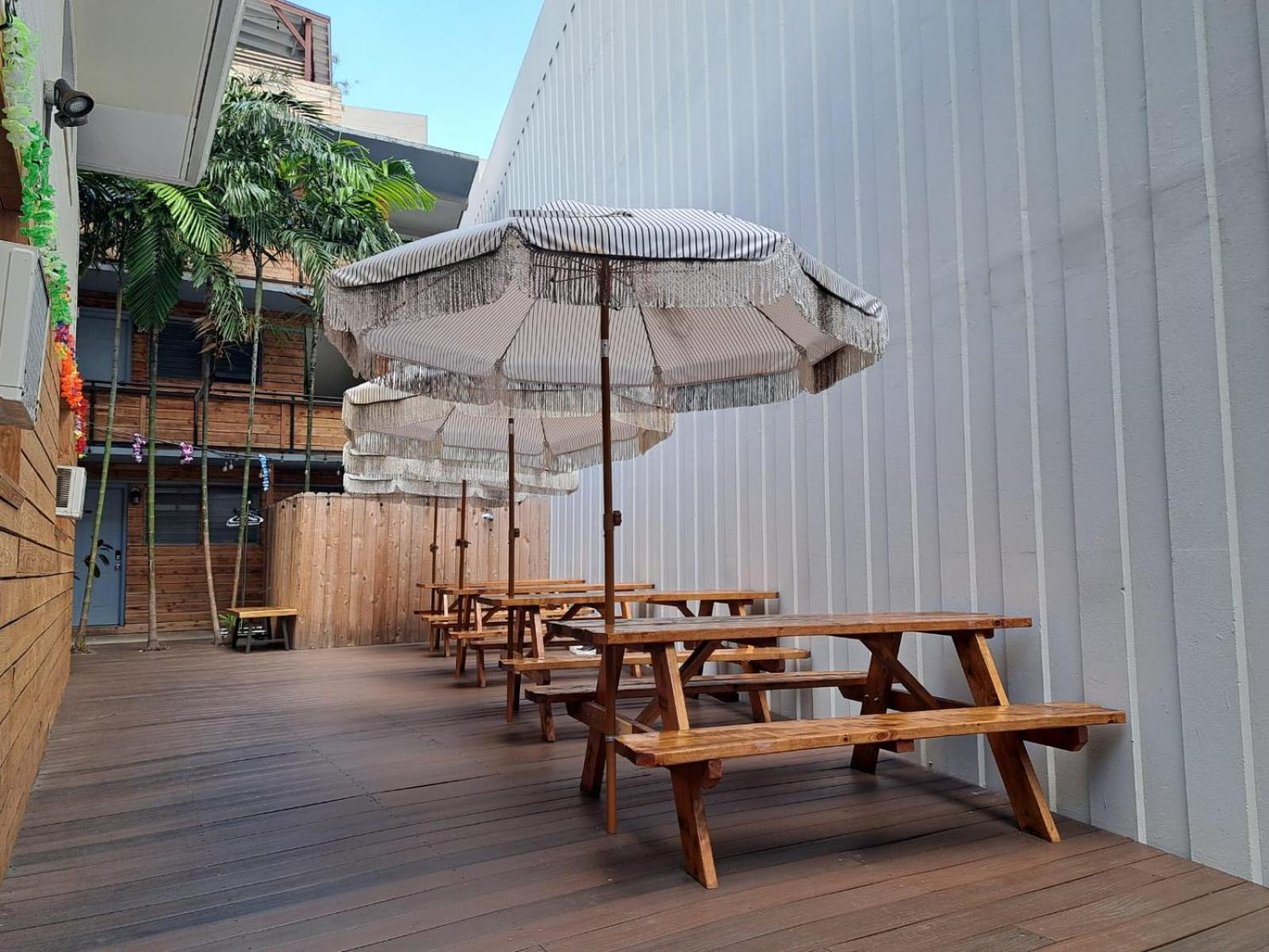 Honu Waikiki By Aloh Hostel Honolulu Exterior photo